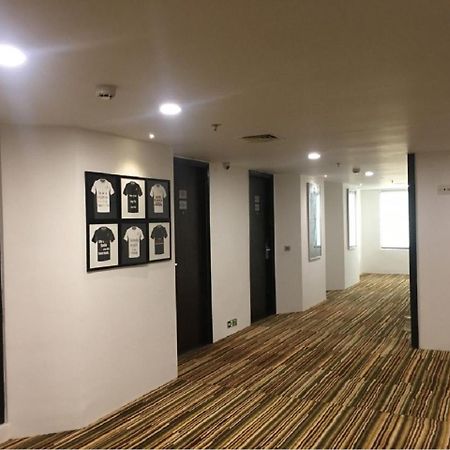 レモン トゥリーホテル バンジャラ ヒルズ ハイデラバード エクステリア 写真